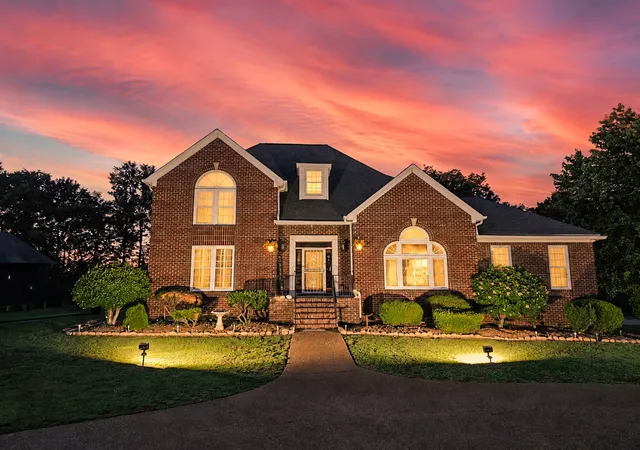 Photo 1 of Single family home for sale at 215 Northwood Ave, Shelbyville, TN 37160 | MLS# 3225226 | Listing updated on 2026-09-18