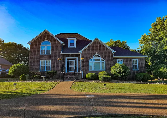 Photo 2 of Single family home for sale at 215 Northwood Ave, Shelbyville, TN 37160 | MLS# 3225226 | Listing updated on 2026-09-18