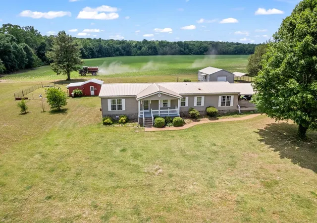 Manufactured home for sale at 6439 Cedar Grv Rd, Big Sandy, TN 38221 | MLS# 3217877