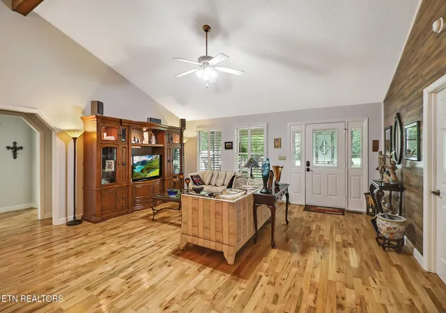 Photo 4 of Single family home for sale at 30 Laurel Circle, Crossville, TN 38555 | MLS# 3520641 | Listing updated on 2026-09-24