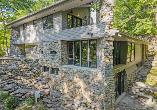 Photo 1 of Single family home for sale at 4 Glenn Abbey, Nashville, TN 37215 | MLS# 3244853 | Listing updated on 2026-09-15
