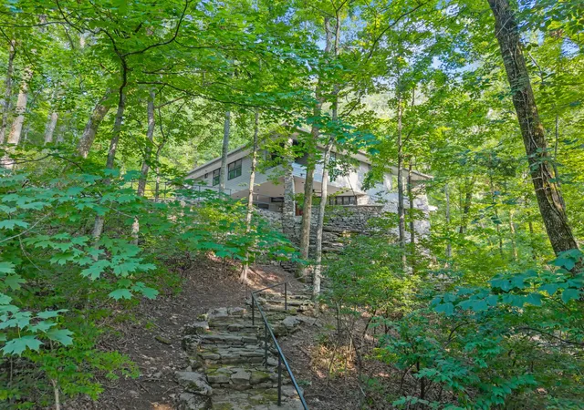 Photo 3 of Single family home for sale at 4 Glenn Abbey, Nashville, TN 37215 | MLS# 3244853 | Listing updated on 2026-09-15