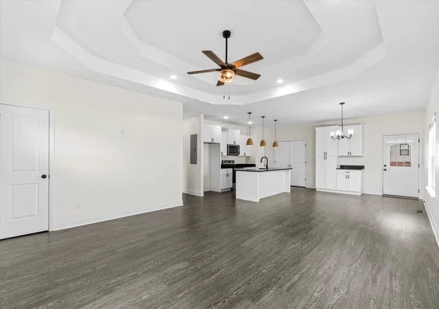 Photo 2 of Single family home for sale at 415 Coahulla Crk Dr, Dalton, GA 30721 | MLS# 3546473 | Listing updated on 2026-09-16