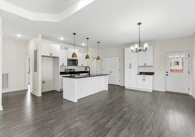 Photo 3 of Single family home for sale at 415 Coahulla Crk Dr, Dalton, GA 30721 | MLS# 3546473 | Listing updated on 2026-09-16