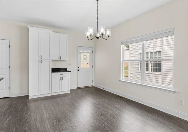 Photo 4 of Single family home for sale at 415 Coahulla Crk Dr, Dalton, GA 30721 | MLS# 3546473 | Listing updated on 2026-09-16
