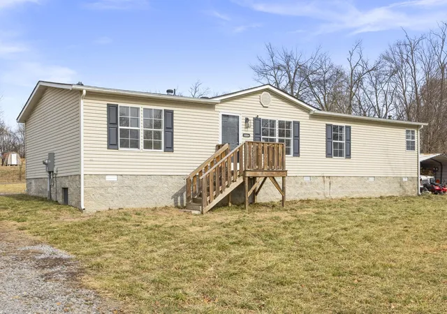 Photo 2 of Sale Pending at 10940 Old Hwy 52, Westmoreland, TN 37186 | MLS# 3223234 | Listing updated on 2026-10-02