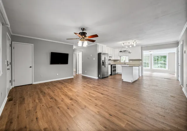 Photo 3 of Single family home for sale at 457 Lakeland Dr, Dover, TN 37058 | MLS# 3224335 | Listing updated on 2026-10-01