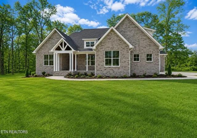 Photo 4 of Sale Pending at 1052 Catoosa Ridge Dr, Crossville, TN 38571 | MLS# 3225195 | Listing updated on 2026-09-16