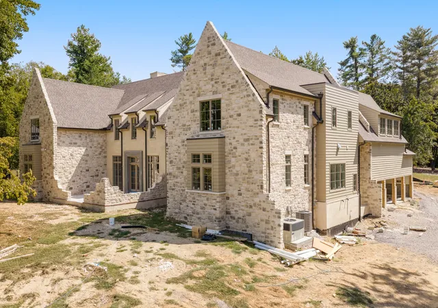 Photo 1 of Mansion for sale at 1211 Carl Seyfert Memorial Dr, Brentwood, TN 37027 | MLS# 3259707 | Listing updated on 2026-09-18