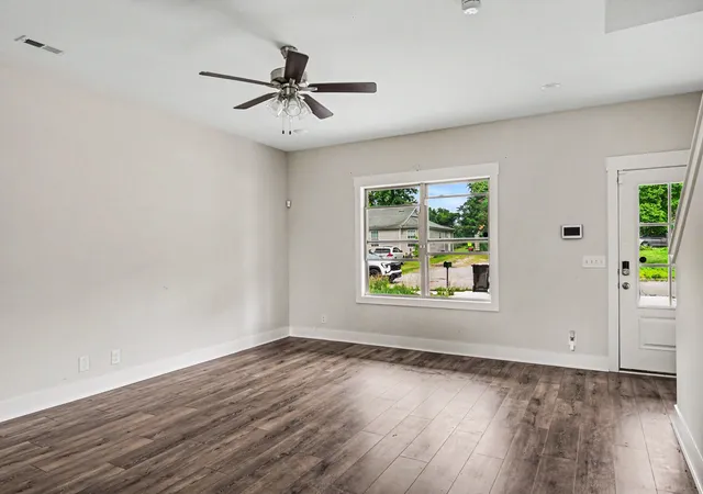 Photo 2 of Single family home for sale at 109 B Adkins St, Clarksville, TN 37042 | MLS# 3229725 | Listing updated on 2026-09-29