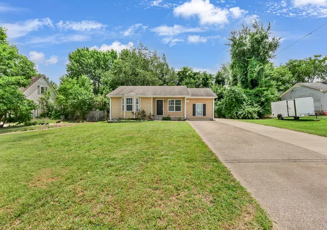 Photo 2 of Single family home for sale at 946 Van Buren Ave, Oak Grove, KY 42262 | MLS# 3230307 | Listing updated on 2026-09-16