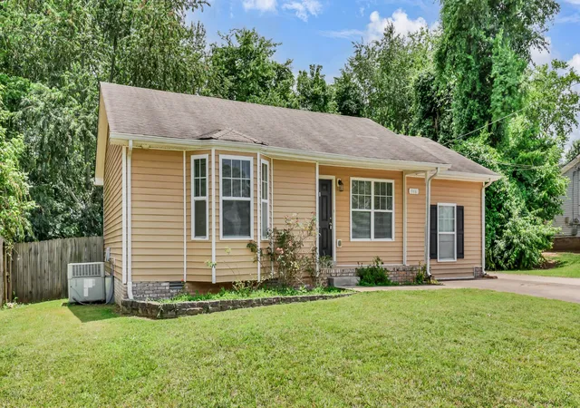 Photo 3 of Single family home for sale at 946 Van Buren Ave, Oak Grove, KY 42262 | MLS# 3230307 | Listing updated on 2026-09-16