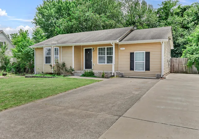 Photo 4 of Single family home for sale at 946 Van Buren Ave, Oak Grove, KY 42262 | MLS# 3230307 | Listing updated on 2026-09-16