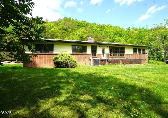 Photo 3 of Single family home for sale at 680 Hale Brk Rd, Newport, TN 37821 | MLS# 3281433 | Listing updated on 2026-09-18