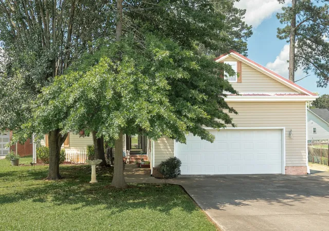 Photo 3 of Sale Pending at 26909 Merlein Cir, Ardmore, TN 38449 | MLS# 3246969 | Listing updated on 2026-09-17