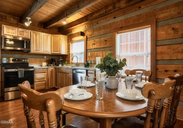 Photo 3 of Single family home for sale at 817 Ridgefield Dr, Sevierville, TN 37876 | MLS# 3269801 | Listing updated on 2026-09-11