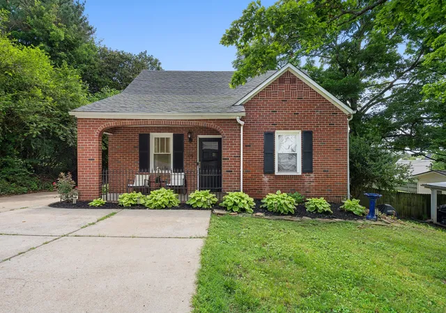 Photo 2 of Single family home for sale at 109 Rudolph Dr, Clarksville, TN 37040 | MLS# 3239623 | Listing updated on 2026-09-16