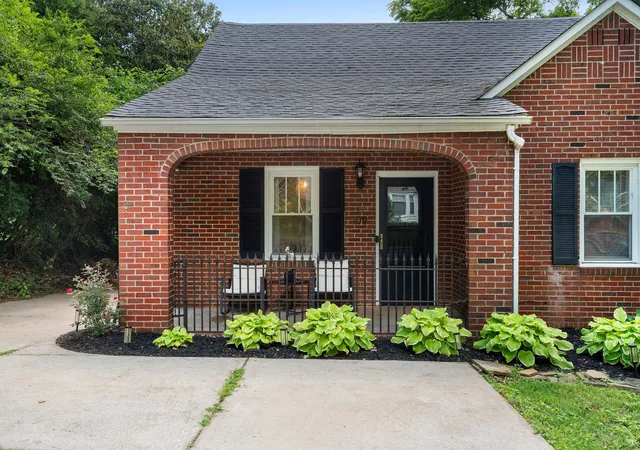 Photo 3 of Single family home for sale at 109 Rudolph Dr, Clarksville, TN 37040 | MLS# 3239623 | Listing updated on 2026-09-16