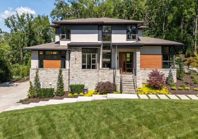 Photo 3 of Mansion for sale at 6449 Fleetwood Dr, Nashville, TN 37209 | MLS# 3242700 | Listing updated on 2026-09-17