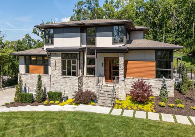Photo 3 of Single family home for sale at 6449 Fleetwood Dr, Nashville, TN 37209 | MLS# 3242700 | Listing updated on 2026-09-17