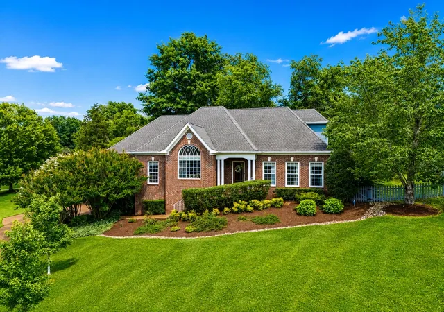 Photo 2 of Single family home for sale at 1906 Green Hills Blvd, Franklin, TN 37067 | MLS# 3247385 | Listing updated on 2026-09-16