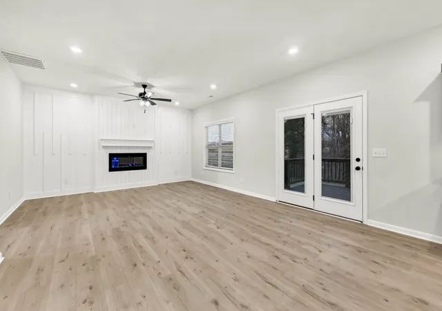 Photo 3 of Single family home for sale at 145 Monaghan Dr, Clarksville, TN 37042 | MLS# 3244588 | Listing updated on 2026-09-18