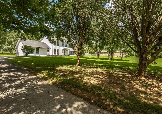Photo 4 of Single family home for sale at 628 Vaughans Gap Rd, Spring Hill, TN 37174 | MLS# 3246896 | Listing updated on 2026-10-08