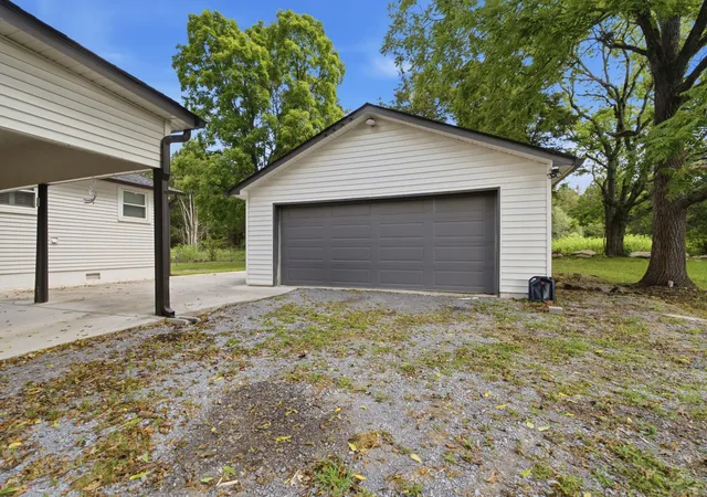 Photo 3 of Single family home for sale at 3520 W Jefferson Pike, Murfreesboro, TN 37129 | MLS# 3263006 | Listing updated on 2026-09-18