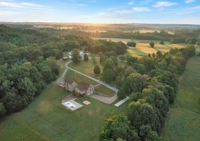Photo 3 of Single family home for sale at 5005 Gracey Sinking Frk Rd, Gracey, KY 42232 | MLS# 3246701 | Listing updated on 2026-09-17