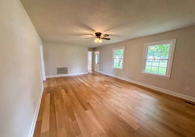 Photo 3 of Single family home for sale at 108 Lemont Ln, Tullahoma, TN 37388 | MLS# 3246572 | Listing updated on 2026-09-17