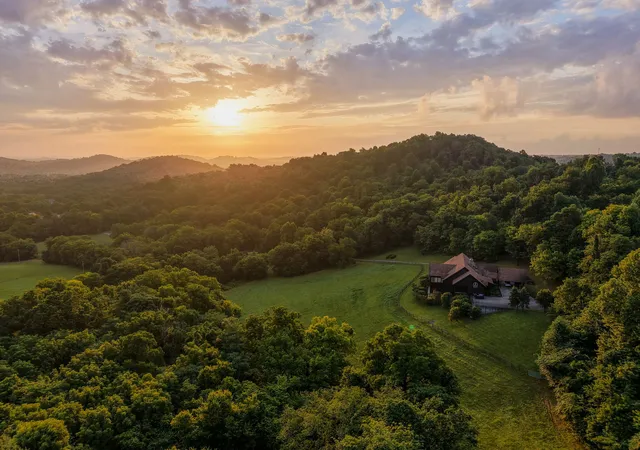 Photo 3 of Single family home for sale at 391 Bluestocking Holw Rd, Shelbyville, TN 37160 | MLS# 3251032 | Listing updated on 2026-09-21