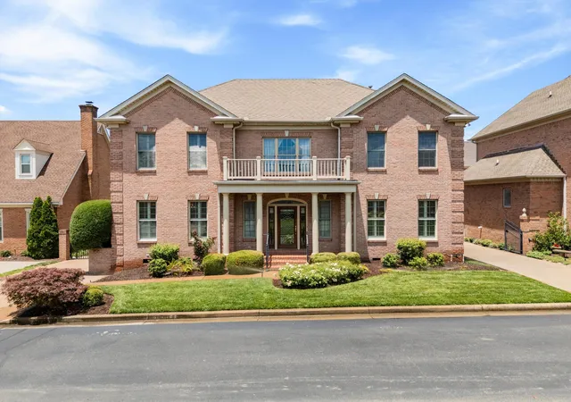 Photo 3 of Single family home for sale at 111 Carriage Way, Hendersonville, TN 37075 | MLS# 3248127 | Listing updated on 2026-09-17