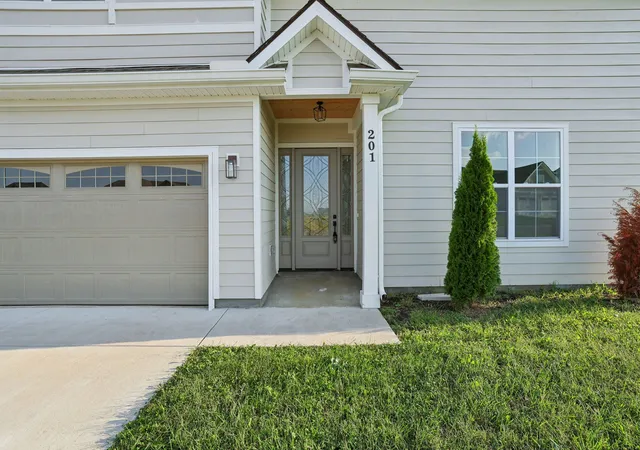 Photo 4 of Single family home for sale at 201 Lookout Dr, Winchester, TN 37398 | MLS# 3248387 | Listing updated on 2026-09-18
