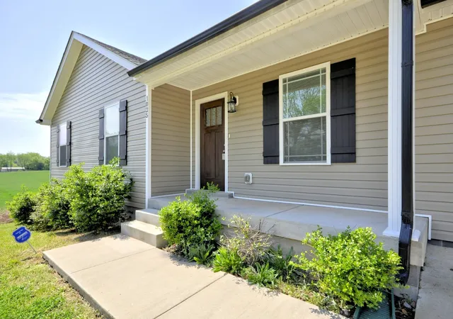 Photo 2 of Single family home for sale at 1025 Hugh Hunter Rd, Oak Grove, KY 42262 | MLS# 3251491 | Listing updated on 2026-09-17