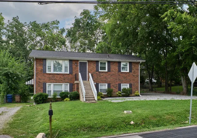 Photo 2 of Multi family home for sale at 634 Anderson Ln, Madison, TN 37115 | MLS# 3251585 | Listing updated on 2026-09-08