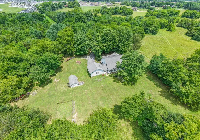 Photo 3 of House for sale at 873 Walnut Grv Rd, Christiana, TN 37037 | MLS# 3253587 | Listing updated on 2026-09-08