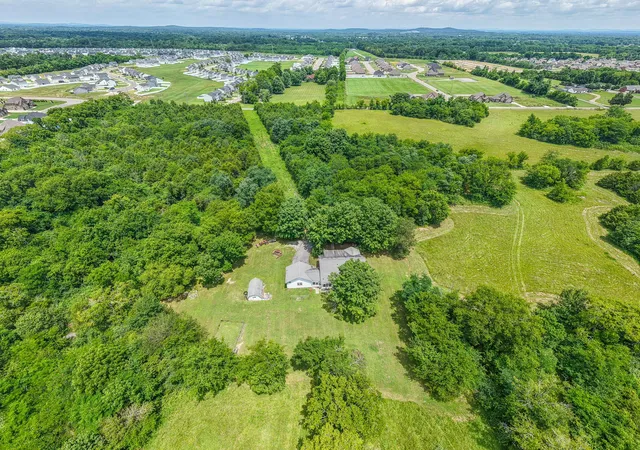 Photo 4 of House for sale at 873 Walnut Grv Rd, Christiana, TN 37037 | MLS# 3253587 | Listing updated on 2026-09-08