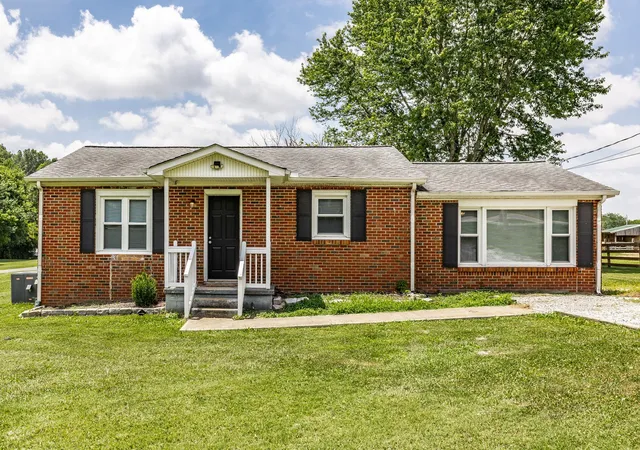 Photo 2 of Sale Pending at 2952 Highway 41 S, Springfield, TN 37172 | MLS# 3260590 | Listing updated on 2026-09-16