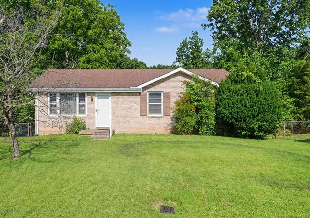 Photo 2 of Sale Pending at 453 Gary Hills Dr, Clarksville, TN 37043 | MLS# 3268763 | Listing updated on 2026-09-16