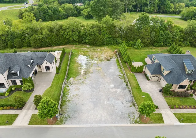 Photo 3 of Sale Pending at 7041 Lanceleaf Dr, College Grove, TN 37046 | MLS# 3269431 | Listing updated on 2026-09-08