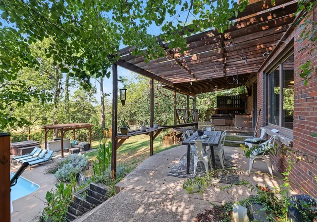 Photo 2 of Single family home for sale at 2101 June Dr, Nashville, TN 37214 | MLS# 3281323 | Listing updated on 2026-09-17
