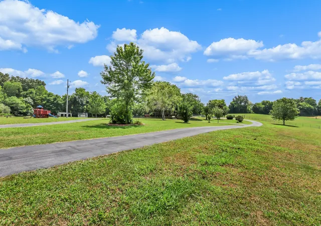 Photo 3 of Single family home for sale at 2960 Old Clarksville Spgfld Rd, Adams, TN 37010 | MLS# 3264030 | Listing updated on 2026-09-21