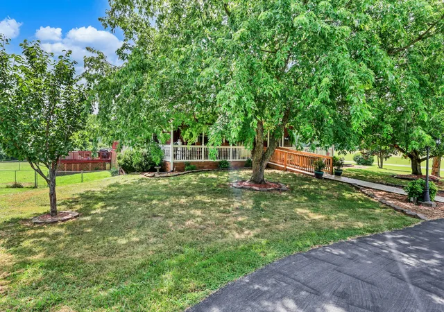 Photo 3 of Single family home for sale at 2960 Old Clarksville Spgfld Rd, Adams, TN 37010 | MLS# 3264030 | Listing updated on 2026-09-21