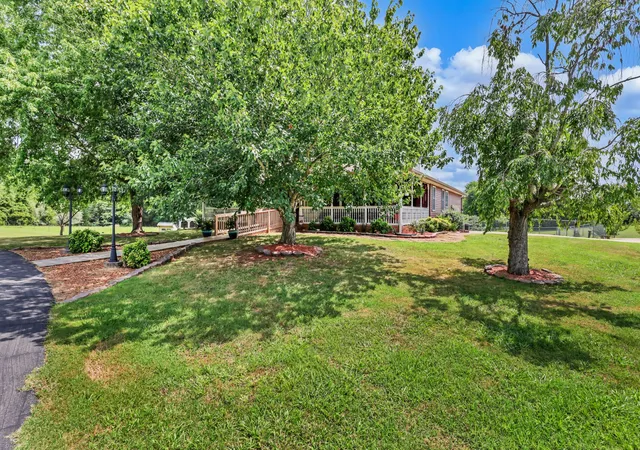 Photo 4 of Single family home for sale at 2960 Old Clarksville Spgfld Rd, Adams, TN 37010 | MLS# 3264030 | Listing updated on 2026-09-21