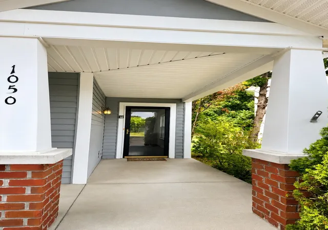 Photo 2 of Single family home for sale at 1050 Bradford Park Rd, Mount Juliet, TN 37122 | MLS# 3270491 | Listing updated on 2026-09-30