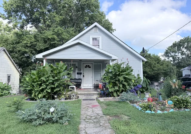 Single family home for sale at 105 N Fowler Ave, Hopkinsville, KY 42240 | MLS# 3262865