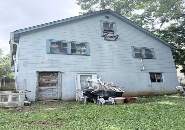 Photo 2 of Single family home for sale at 105 N Fowler Ave, Hopkinsville, KY 42240 | MLS# 3262865 | Listing updated on 2026-10-07