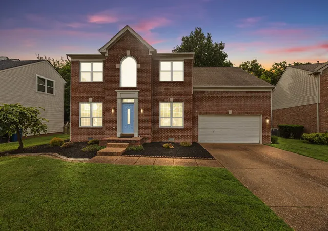 Photo 1 of Single family home for sale at 304 Devonshire Dr, Franklin, TN 37064 | MLS# 3262978 | Listing updated on 2026-09-21