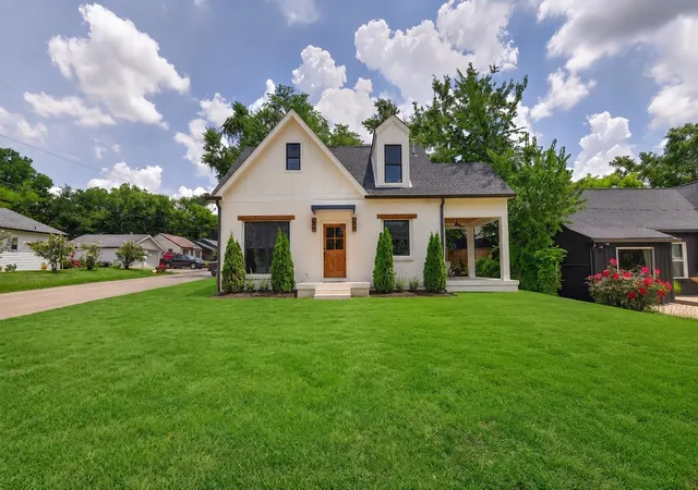 Photo 1 of Single family home for sale at 1417 Montgomery Ave, Nashville, TN 37207 | MLS# 3267433 | Listing updated on 2026-09-16