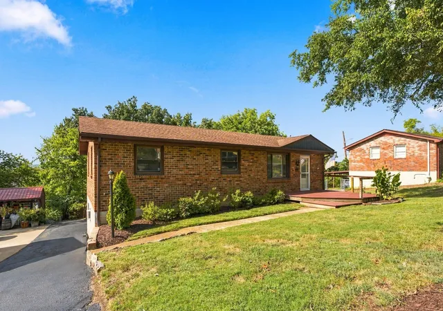 Photo 2 of Single family home for sale at 6523 Cougar Dr, Nashville, TN 37209 | MLS# 3592646 | Listing updated on 2026-09-16